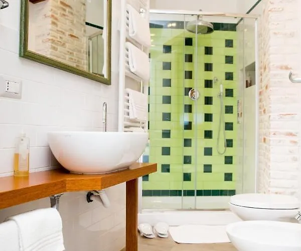 Il Castello לינה וארוחת בוקר טיבולי