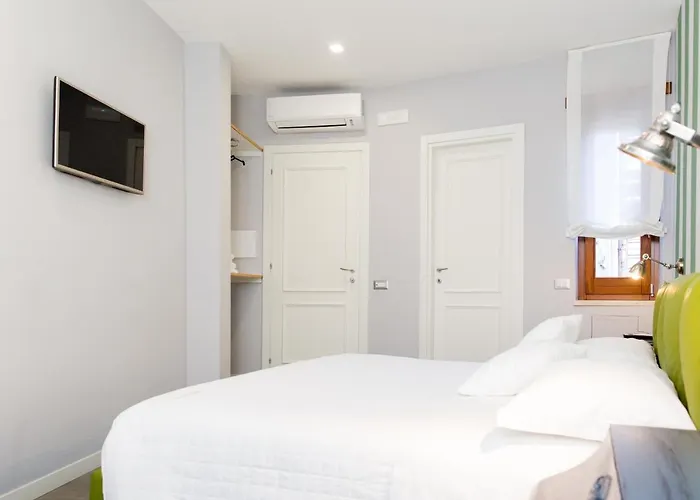 Il Castello לינה וארוחת בוקר טיבולי